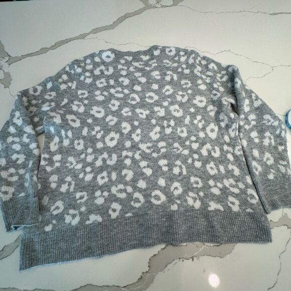 Gray Leopard Print Sweater - Picture 3 of 5